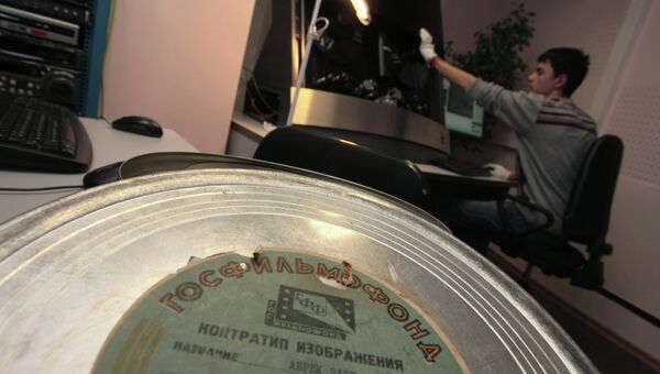 Оцифровка и реставрация фильмов в Госфильмофонде России. Архивное фото Оцифровка и реставрация фильмов в Госфильмофонде России. Архивное фото