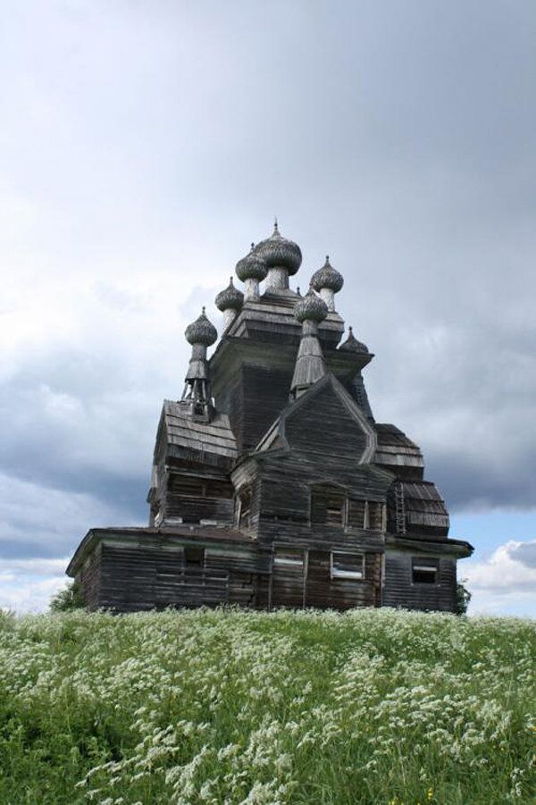 Храм Владимирской иконы Божией Матери, 1757 год. Памятник федерального значения. Архангельская область, Онежский район, Жеребцова Гора, деревня Подпорожье Храм Владимирской иконы Божией Матери, 1757 год. Памятник федерального значения. Архангельская область, Онежский район, Жеребцова Гора, деревня Подпорожье
