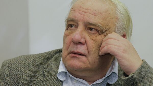 Писатель, политический и общественный деятель Владимир Буковский. Архивное фото Писатель, политический и общественный деятель Владимир Буковский. Архивное фото