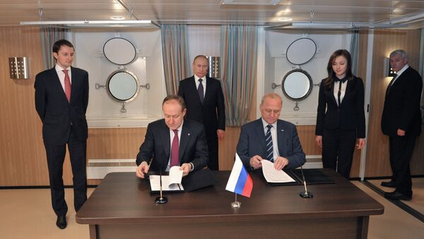 В.Путин на церемонии имянаречения судна Витус Беринг В.Путин на церемонии имянаречения судна Витус Беринг