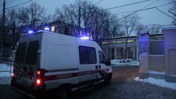 Машина скорой помощи у городской клинической больнице имени С.П. Боткина, где скончался криминальный авторитет Аслан Усоян (Дед Хасан) Машина скорой помощи у городской клинической больнице имени С.П. Боткина, где скончался криминальный авторитет Аслан Усоян (Дед Хасан)