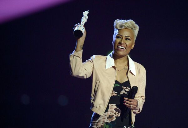Эмели Санде стала обладательницей премии Brit Awards в двух номинациях Эмели Санде стала обладательницей премии Brit Awards в двух номинациях