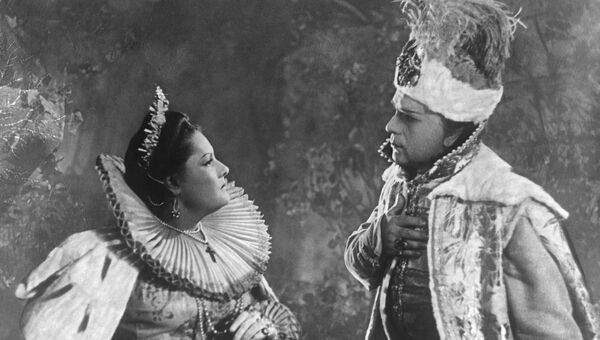 Артисты Георгий Нэлепп в роли Самозванца и Лариса Авдеева в роли Марины Мнишек в кинофильме Борис Годунов Артисты Георгий Нэлепп в роли Самозванца и Лариса Авдеева в роли Марины Мнишек в кинофильме Борис Годунов