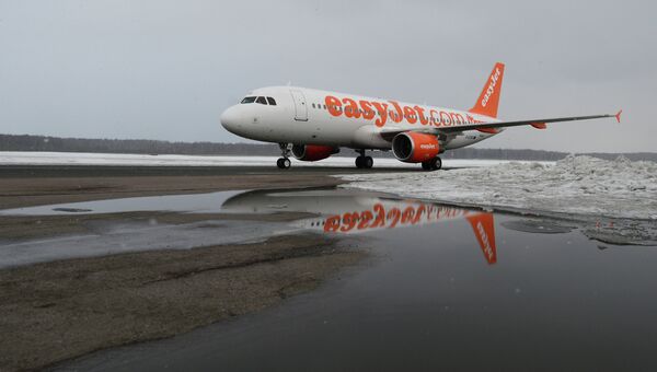 Пассажирский самолет Airbus A320 авиакомпании easyJet. Архивное фото Пассажирский самолет Airbus A320 авиакомпании easyJet. Архивное фото