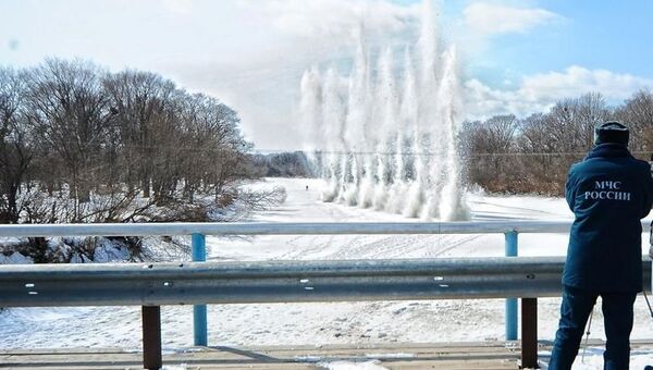 Подрывы льда на реках Приморья Подрывы льда на реках Приморья