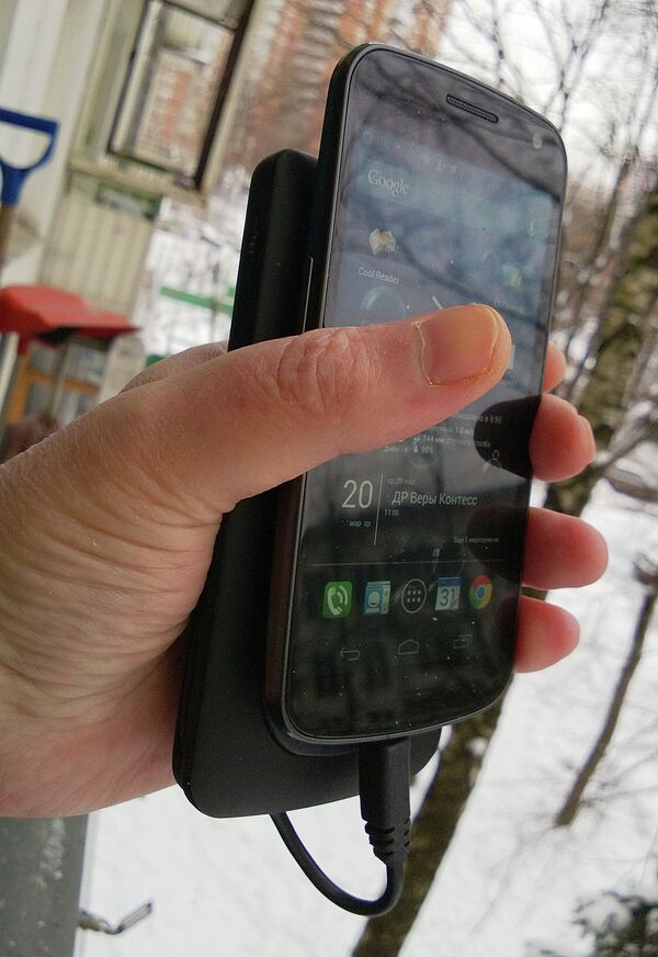 Пико-проектор A50P в связке с Galaxy Nexus Пико-проектор A50P в связке с Galaxy Nexus