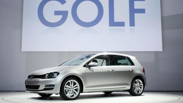 Автомобиль Volkswagen Golf. Архивное фото Автомобиль Volkswagen Golf. Архивное фото