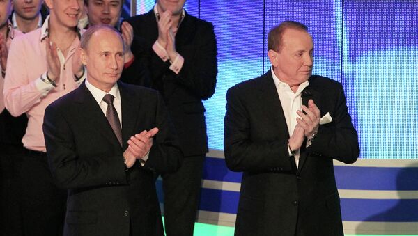 Президент В.Путин на открытии штаб-квартиры Планеты КВН. Архивное фото Президент В.Путин на открытии штаб-квартиры Планеты КВН. Архивное фото