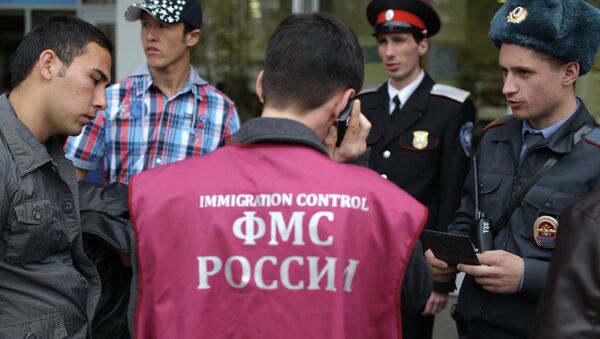 Патрулирование улиц сотрудниками ФМС Патрулирование улиц сотрудниками ФМС