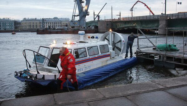 В Санкт-Петербурге затонул буксировочный катер В Санкт-Петербурге затонул буксировочный катер