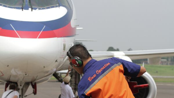 Подготовка к вылету SSJ-100, архивное фото Подготовка к вылету SSJ-100, архивное фото