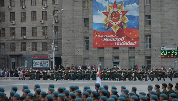 Репетиция военного парада в Новосибирске. Архив Репетиция военного парада в Новосибирске. Архив