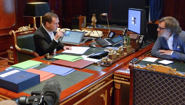 Д.Медведев на съемках программы НТВ Центральное телевидение Д.Медведев на съемках программы НТВ Центральное телевидение