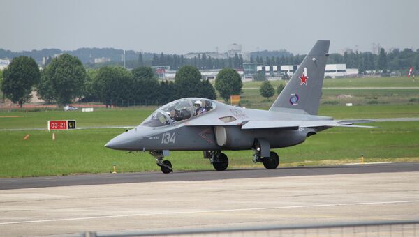 Самолет Як-130 на авиасалоне в Ле Бурже Самолет Як-130 на авиасалоне в Ле Бурже