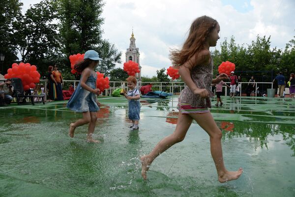 Летний праздник The Moscow News Culture Clash – Gorodki & BBQ Party Летний праздник The Moscow News Culture Clash – Gorodki & BBQ Party
