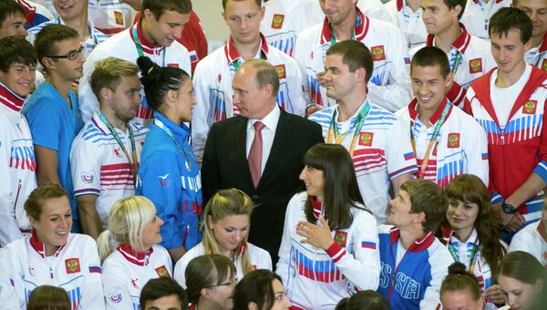 В.Путин встретился с призерами XXVII универсиады в Казани В.Путин встретился с призерами XXVII универсиады в Казани