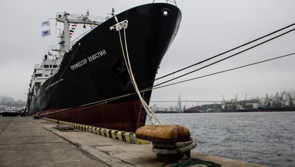 Судно Морского государственного университета (МГУ) имени Невельского Профессор Хлюстин Судно Морского государственного университета (МГУ) имени Невельского Профессор Хлюстин