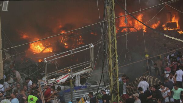 Пожар на месте взрыва в Бейруте, Ливан Пожар на месте взрыва в Бейруте, Ливан