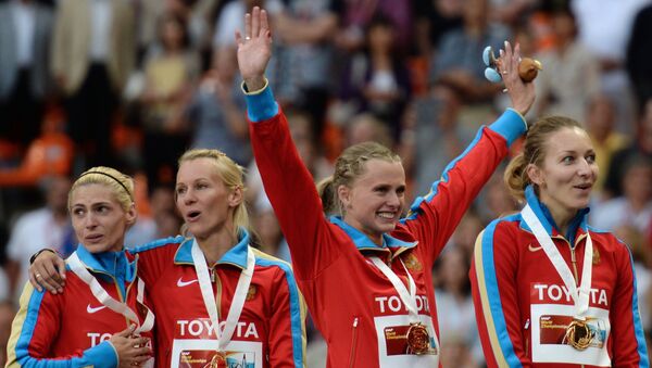 Российские спортсменки Антонина Кривошапка, Юлия Гущина, Ксения Рыжова и Татьяна Фирова (слева направо) Российские спортсменки Антонина Кривошапка, Юлия Гущина, Ксения Рыжова и Татьяна Фирова (слева направо)