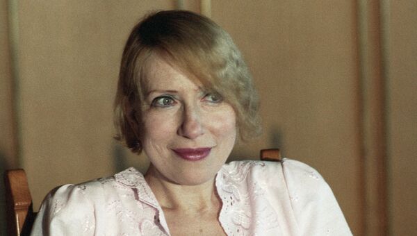 Актриса театра и кино Инна Чурикова Актриса театра и кино Инна Чурикова