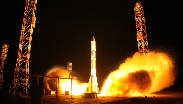 Запуск ракеты-носителя Протон-М. Архивное фото Запуск ракеты-носителя Протон-М. Архивное фото