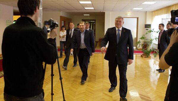 Тренер футбольного клуба Томь Василий Баскаков и Губернатор Томской области Сергей Жвачкин Тренер футбольного клуба Томь Василий Баскаков и Губернатор Томской области Сергей Жвачкин
