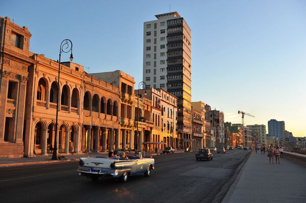 Центральная Гавана и набережная Malecon Центральная Гавана и набережная Malecon