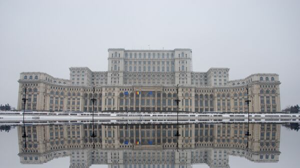 Дворец парламента в Бухаресте, архивное фото Дворец парламента в Бухаресте, архивное фото