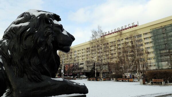 Гостиница Красноярск на театральной площади города, архивное фото Гостиница Красноярск на театральной площади города, архивное фото