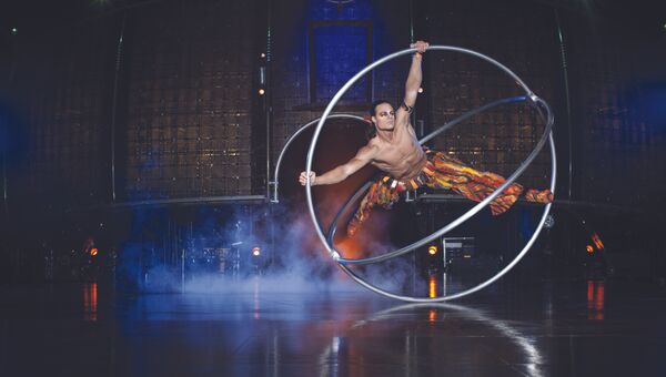Шоу Dralion в Cirque du Soleil Шоу Dralion в Cirque du Soleil
