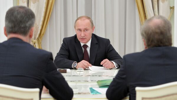 В.Путин встретился с руководителями непарламентских партий, фото с места событий В.Путин встретился с руководителями непарламентских партий, фото с места событий