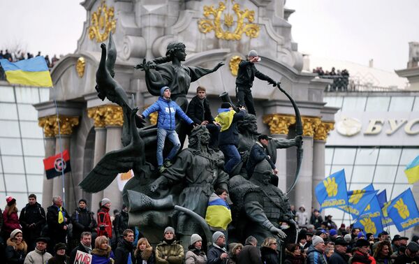 Митинг сторонников евроинтеграции на Майдане Незалежности в Киеве Митинг сторонников евроинтеграции на Майдане Незалежности в Киеве