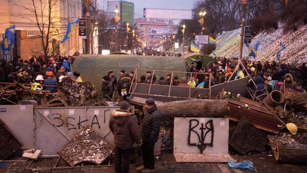 Сторонники евроинтеграции возвели баррикаду у здания кабинета министров Украины в Киеве. Сторонники евроинтеграции возвели баррикаду у здания кабинета министров Украины в Киеве.