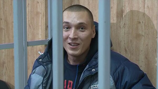 Обвиняемый в разбое Рома Жиган зачитал рэп в суде Обвиняемый в разбое Рома Жиган зачитал рэп в суде