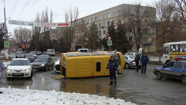 Маршрутка перевернулась в Ставропольском крае Маршрутка перевернулась в Ставропольском крае