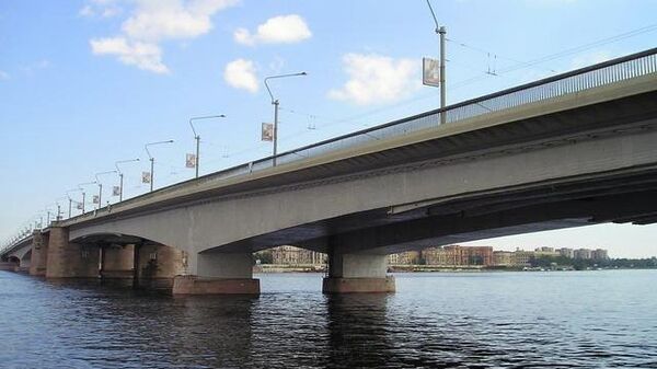 Мост Александра Невского в Санкт-Петербурге Мост Александра Невского в Санкт-Петербурге