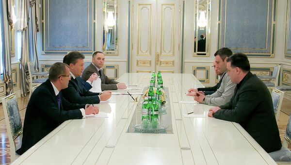 Встреча В.Януковича с лидерами оппозиционных парламентских фракций. Архивное фото Встреча В.Януковича с лидерами оппозиционных парламентских фракций. Архивное фото