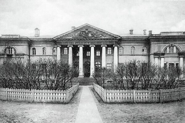 Здание Лазаревского института восточных языков, 1911 год Здание Лазаревского института восточных языков, 1911 год