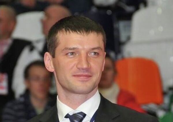 Депутат Тюменской областной Думы, чемпион мира по боксу Евгений Макаренко Депутат Тюменской областной Думы, чемпион мира по боксу Евгений Макаренко