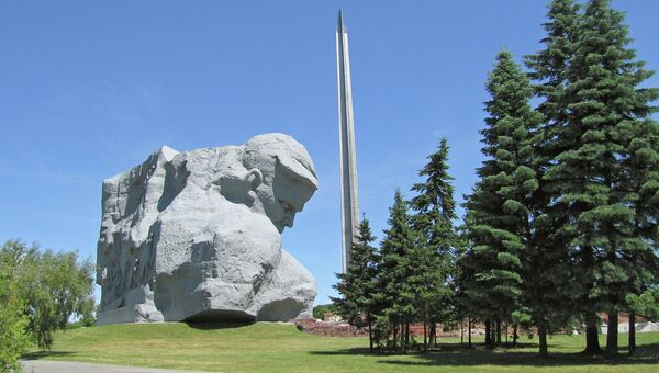 Монумент Мужество в Брестской крепости. Архивное фото Монумент Мужество в Брестской крепости. Архивное фото