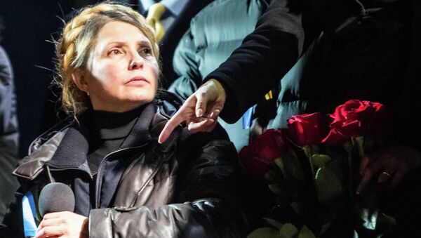 Юлия Тимошенко во время выступления на Майдане Юлия Тимошенко во время выступления на Майдане