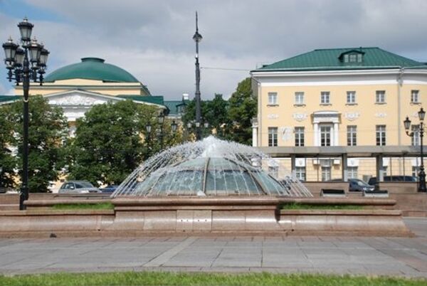 Фонтан, маршрут, Москва, Манежная площадь Фонтан, маршрут, Москва, Манежная площадь