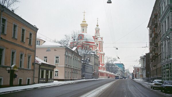 Старая Басманная улица в Москве Старая Басманная улица в Москве