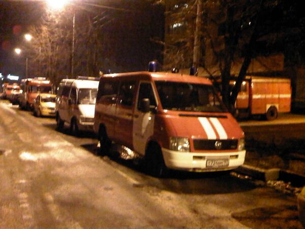 На месте обрушения строящегося здания в Москве На месте обрушения строящегося здания в Москве