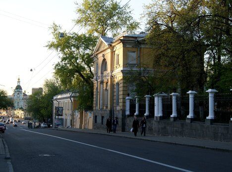 Верхняя Радищевская улица выходит к Яузе Верхняя Радищевская улица выходит к Яузе