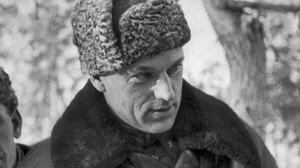 Генерал-лейтенант К.Рокоссовский в дни войны Генерал-лейтенант К.Рокоссовский в дни войны