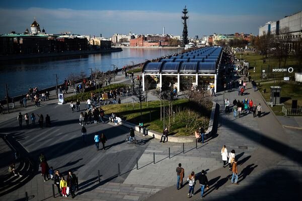 Вид на парк искусств «Музеон» в Москве Вид на парк искусств «Музеон» в Москве