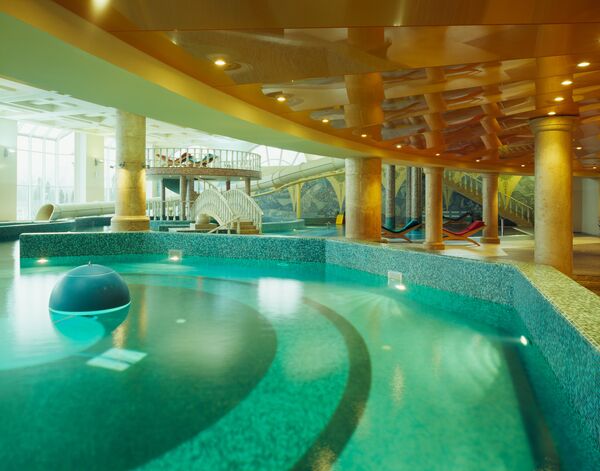 Фитнес-клуб с бассейном, аквапарком и зоной SPA в ЖК Алые Паруса Фитнес-клуб с бассейном, аквапарком и зоной SPA в ЖК Алые Паруса