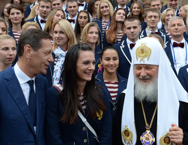 Патриарх Московский и всея Руси Кирилл (справа) Патриарх Московский и всея Руси Кирилл (справа)