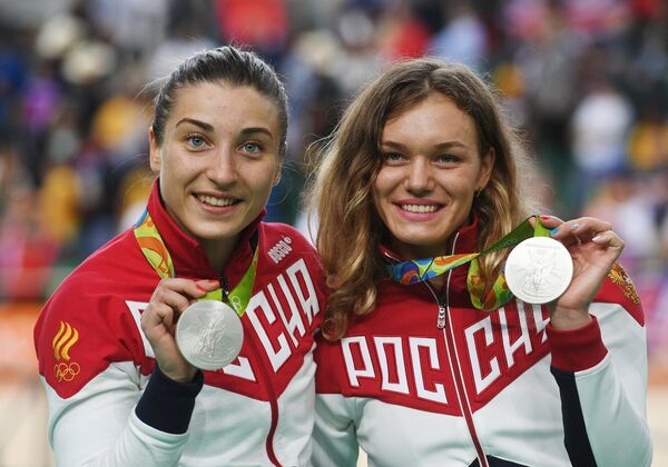 Дарья Шмелева и Анастасия Войнова (слева направо) Дарья Шмелева и Анастасия Войнова (слева направо)